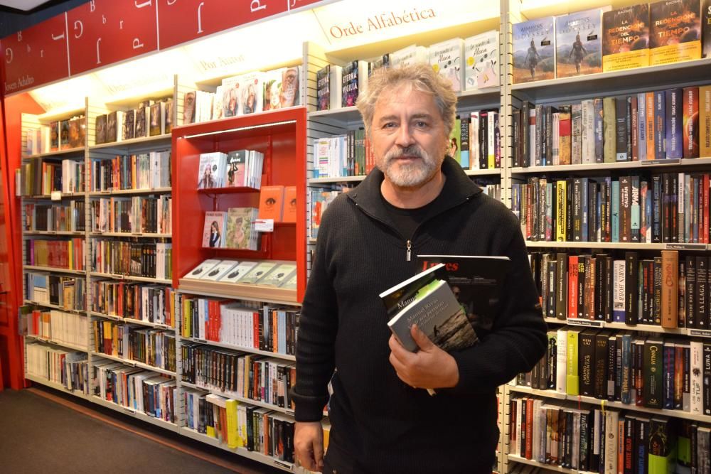 Manuel Rivas presenta ''Vivir sin permiso'' en Fnac