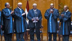 Adli Mansur, tras jurar el cargo como nuevo presidente de Egipto, ayer.