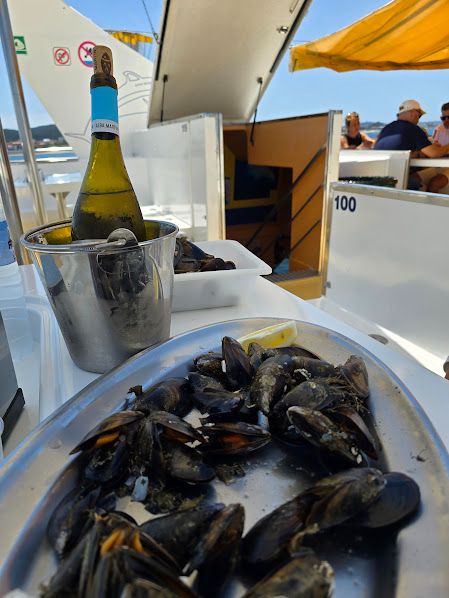 Así se disfruta de los catamaranes de O Grove.