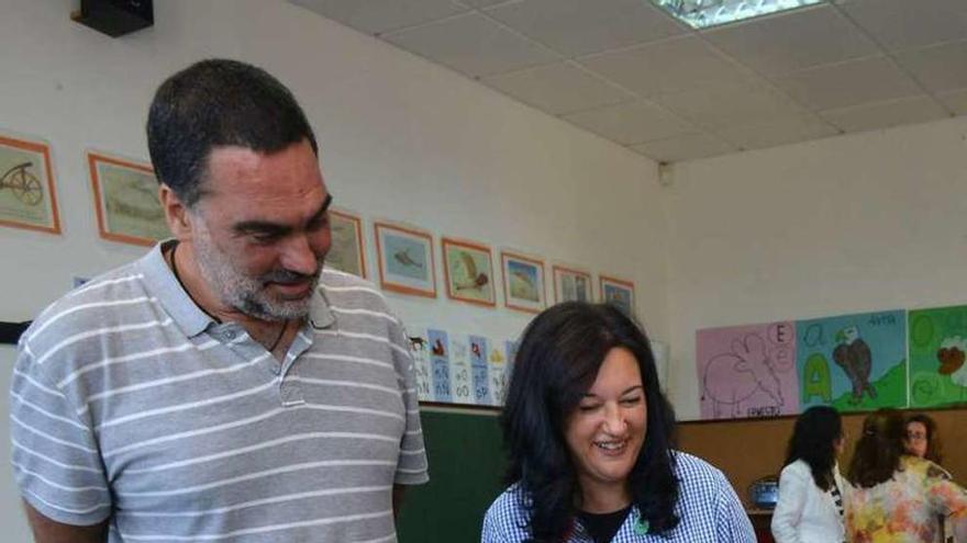 Demetrio Gómez, en una visita al colegio San Martiño. // G. Santos