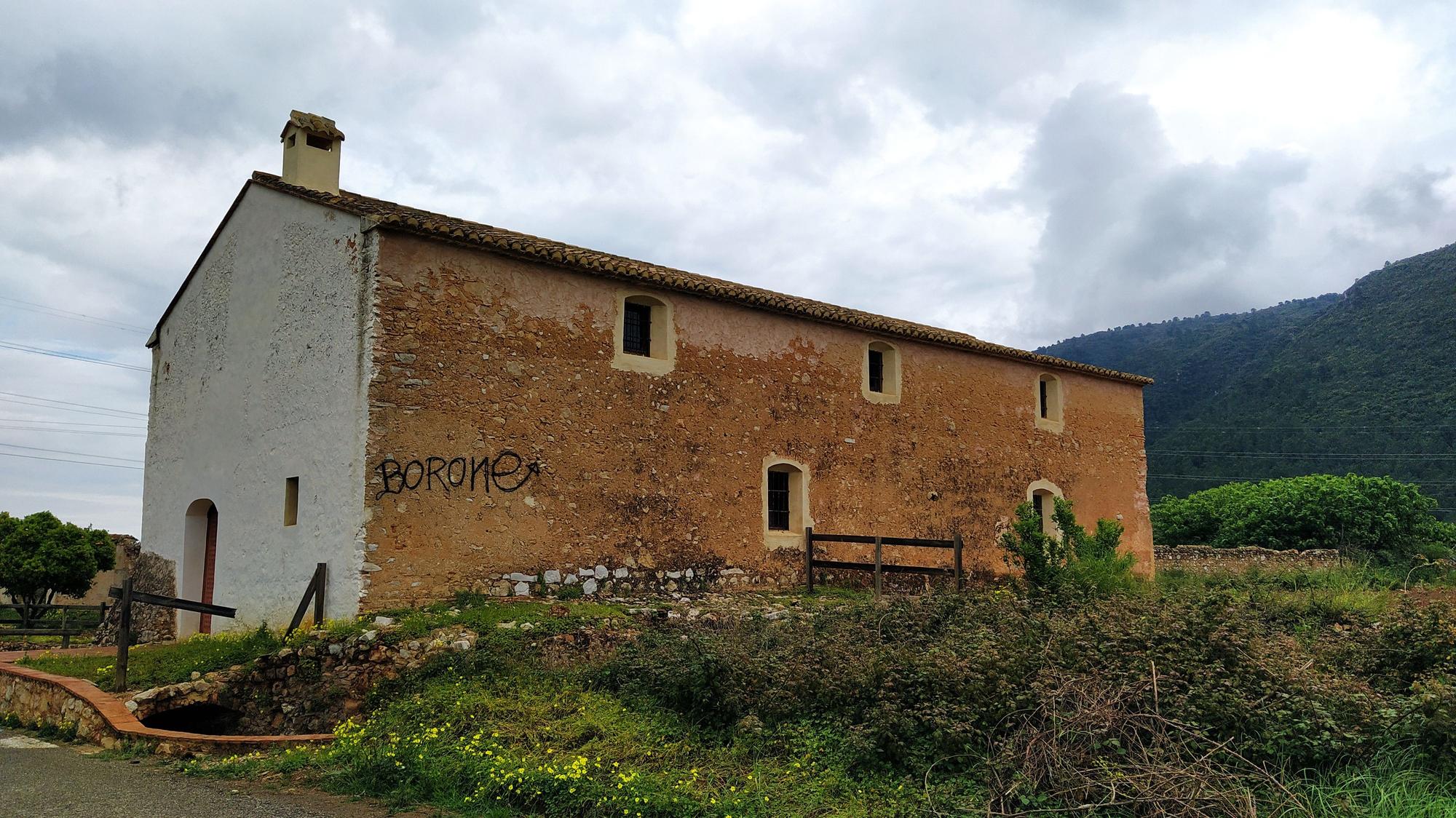 Exterior del Molí del Pla de Tavernes