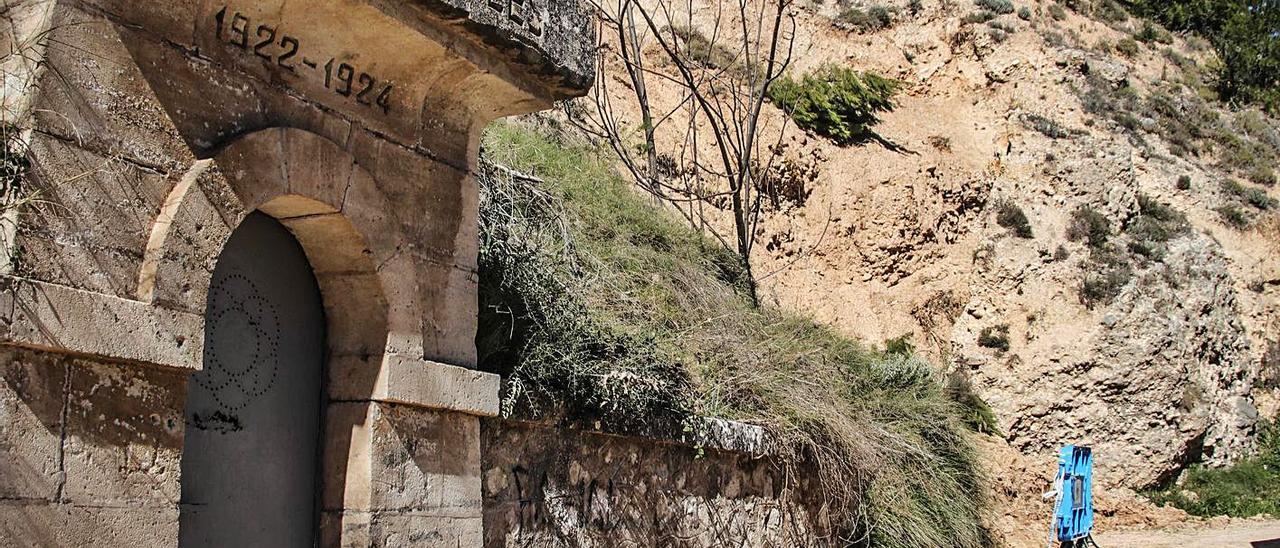 Depósito de agua potable en el paraje alcoyano del Molinar. |