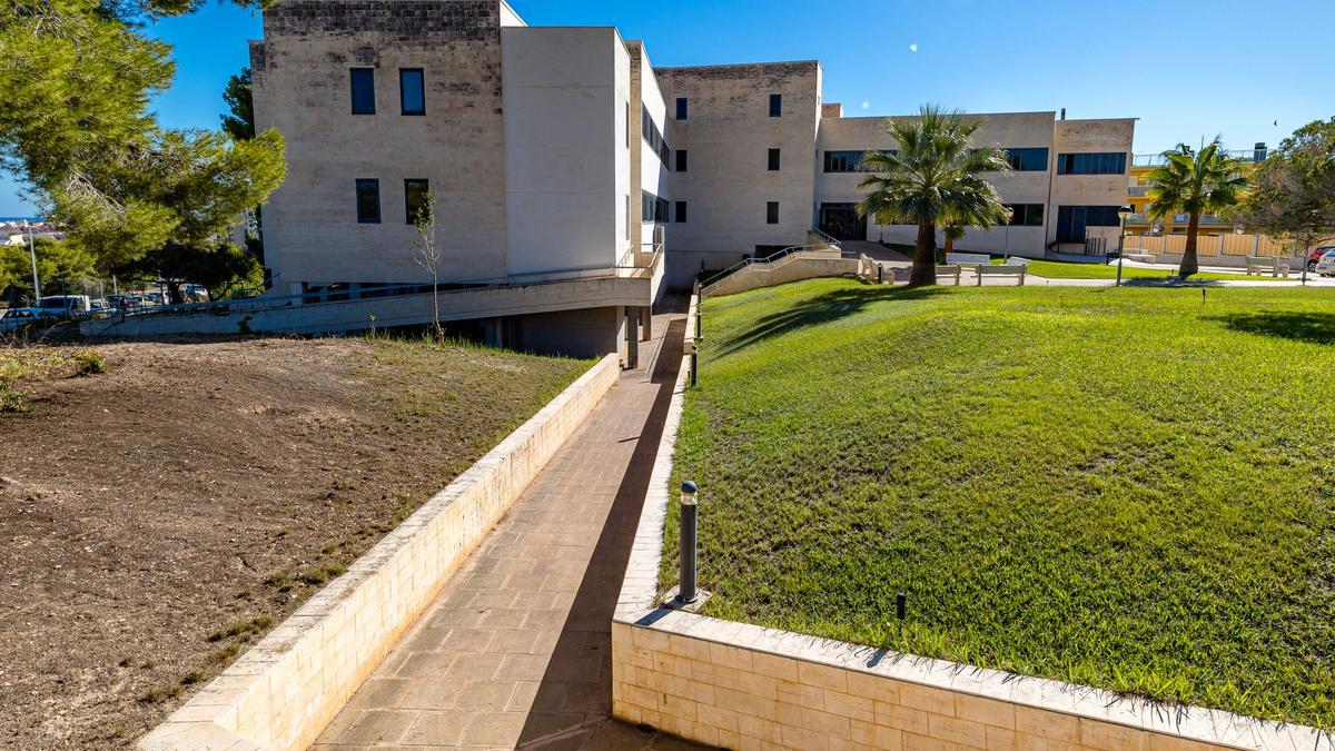 Imagen del complejo donde se ubica la Residencia de personas mayores y Centro de Día de Benidorm, ubicada en la zona de Foietes.