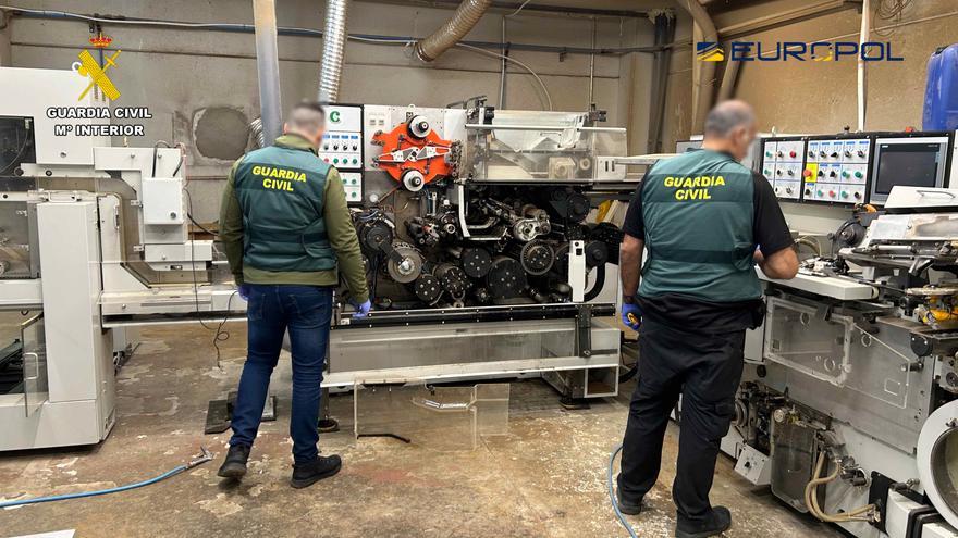 Registros de la Operación Fataca de la Guardia Civil contra el contrabando de tabaco