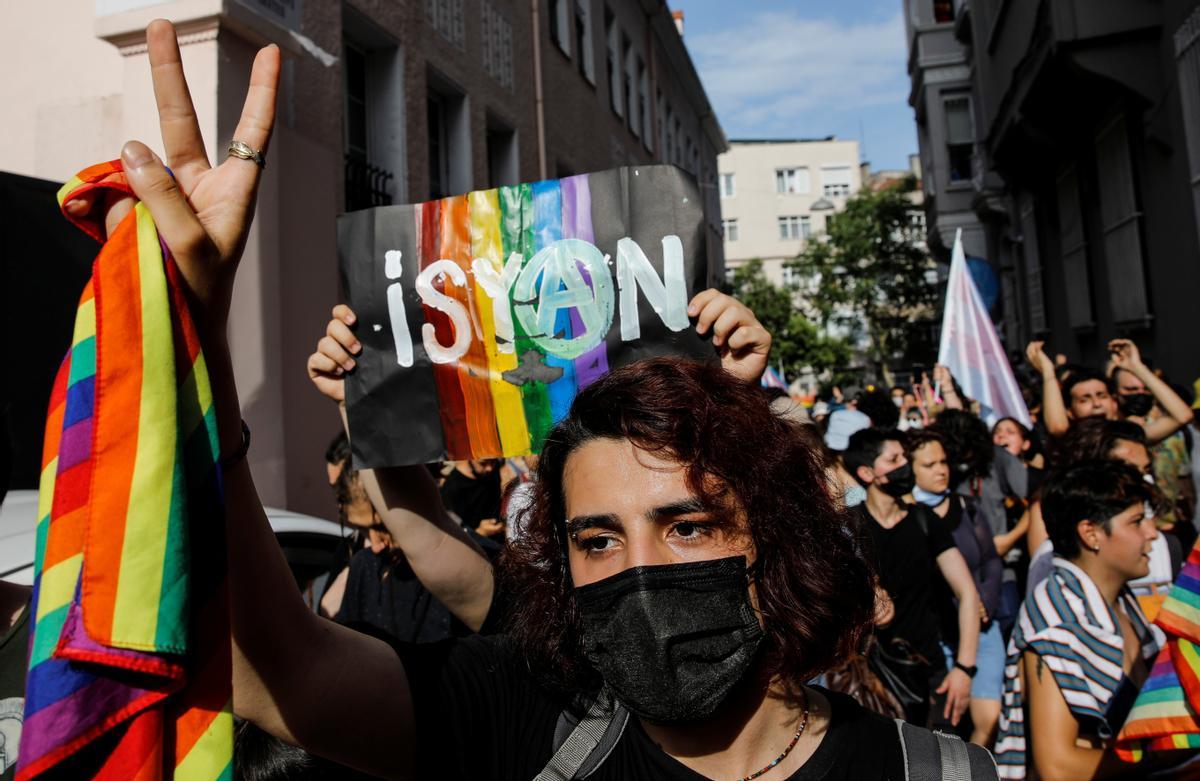 La Policía de Estambul carga contra el desfile del Orgullo Gay en Estambul