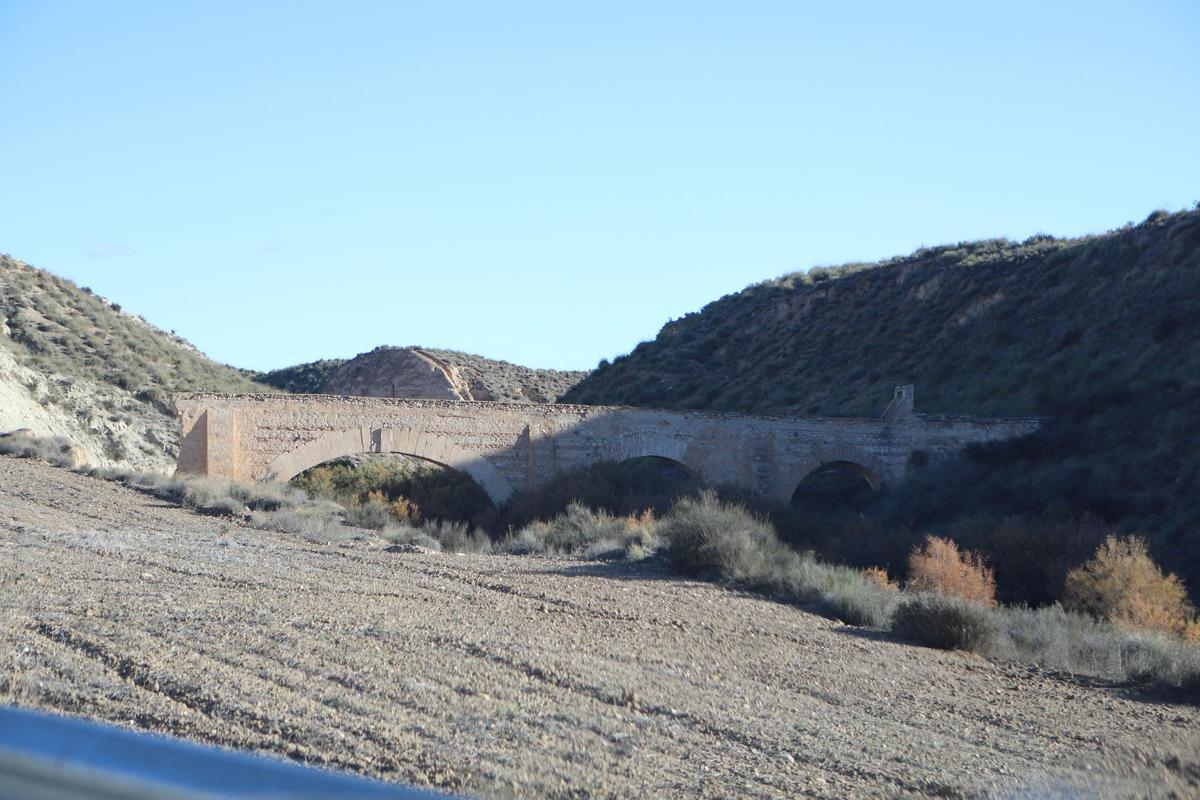Vista del acueducto desde la carretera C-9.