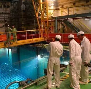 Vara, a favor de ampliar la vida útil de la central nuclear de Almaraz