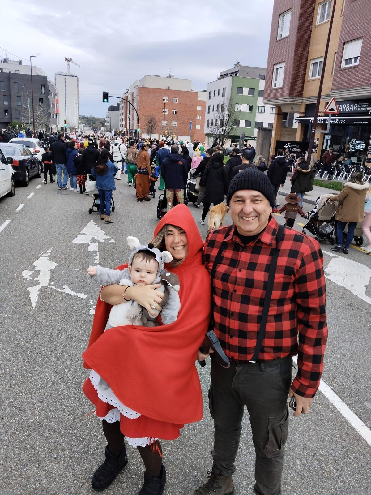 Los desfiles de Antroxu en Nuevo Roces y El Coto, en imágenes