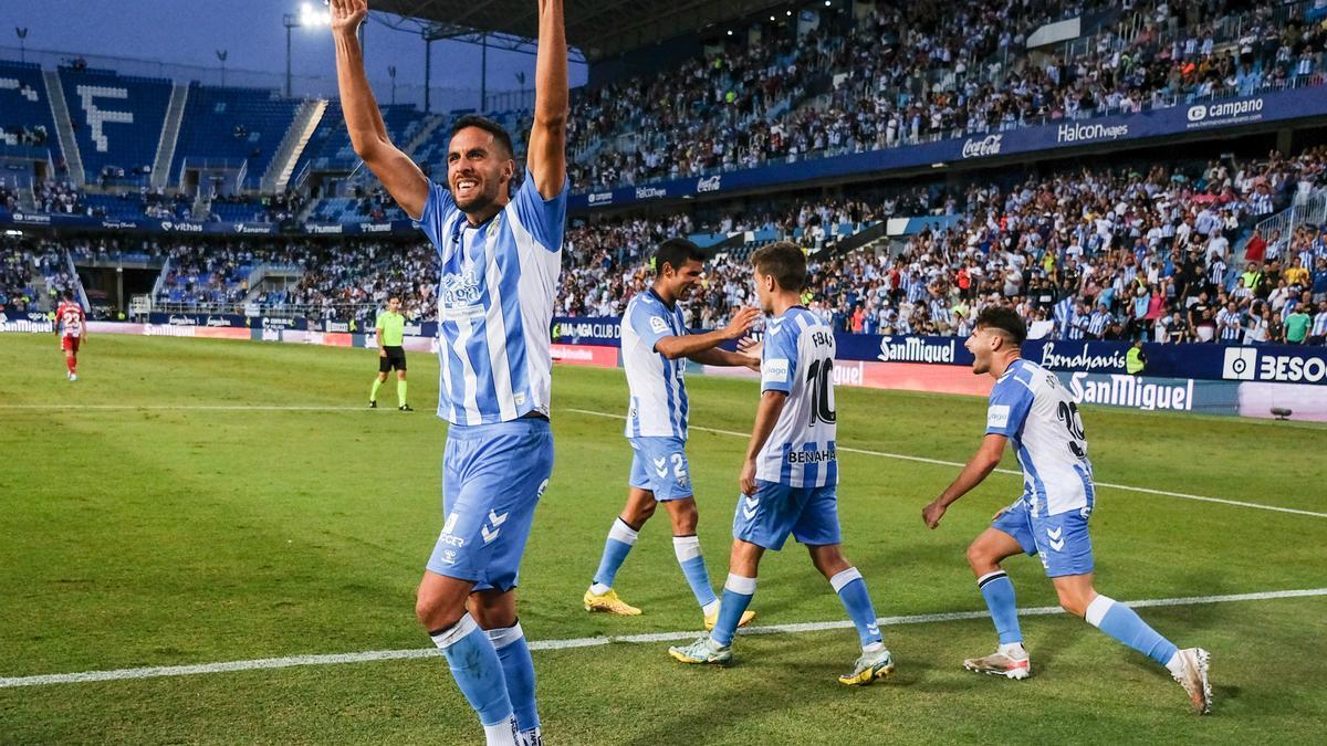 Esteban Burgos celebra uno de los goles ante el CD Lugo.