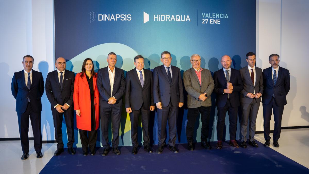 El acto  de inauguración de las instalaciones del nuevo hub de innovación Dinapsis, ha contado con la participación del presidente de la Generalitat Valenciana, Ximo Puig, el alcalde de Valencia, Joan Ribó, y Ángel Simón, presidente de Agbar.