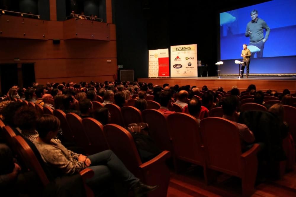 Toni Nadal llena el Teatro Calderón de Alcoy