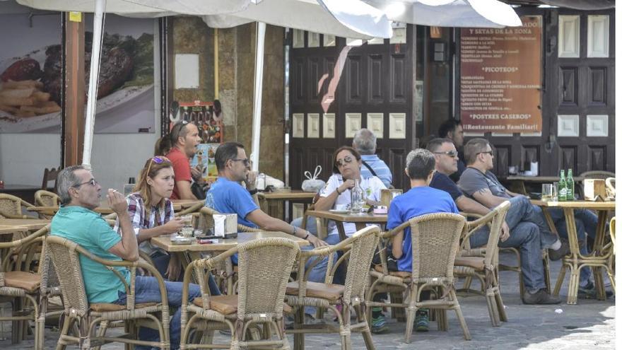 Primer día de normalidad en la Cruz de Tejeda después del aterrador paso de las llamas