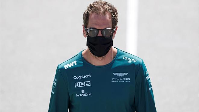 Sebastian Vettel en el paddock del Circuit