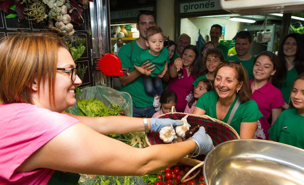 La Hoguera Calderón de la Barca-Plaza de España nos acompaña al Mercado Central para comprar los ingredientes