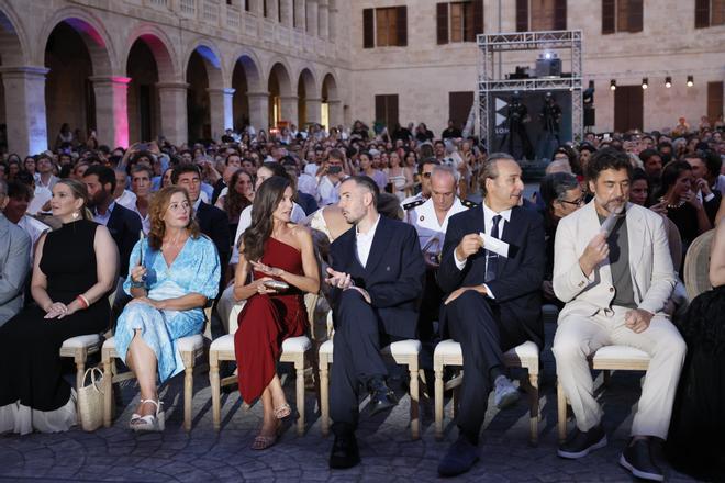 La reina clausura el Atlántida Film Fest en la gala del estreno de 'El ser querido'