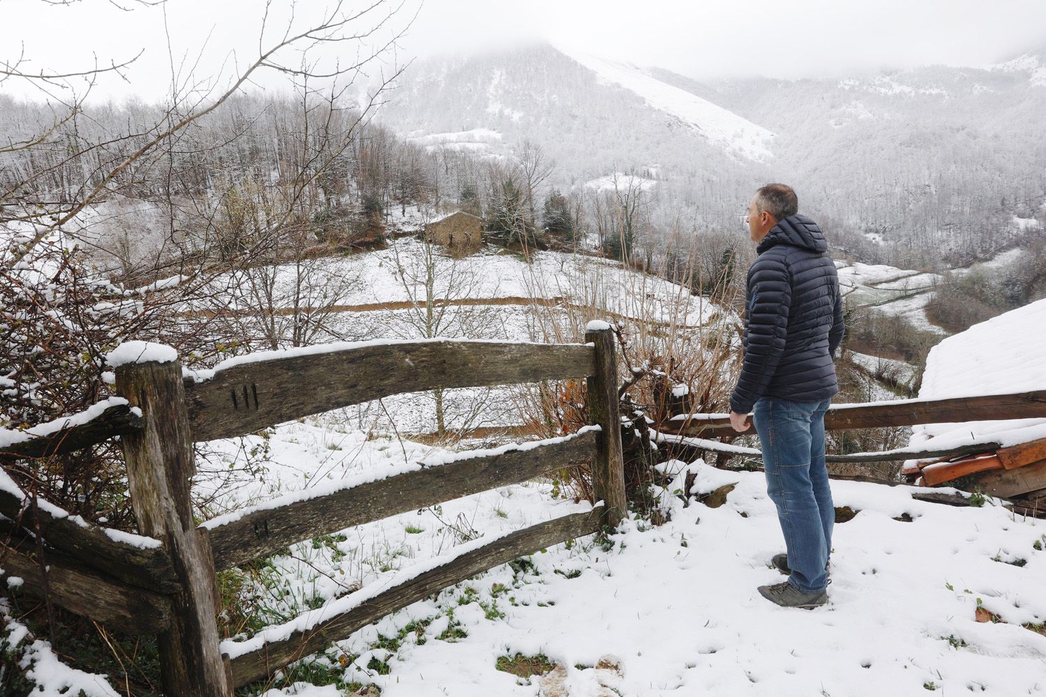 EN IMÁGENES: Asturias se enfrenta a un temporal de frío y nieve en abril