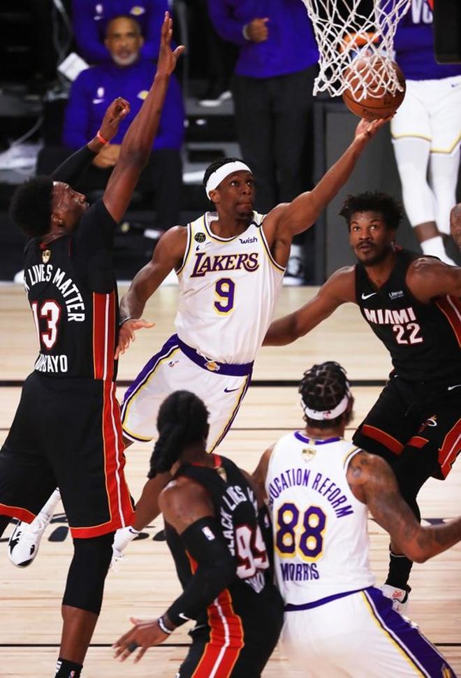 Los Ángeles Lakers se proclaman campeones de la NBA 2020 tras destrozar a los Miami Heat (106-93) en el sexto partido de las finales NBA. Conquistan así el 17º anillo de la historia de la franquicia.