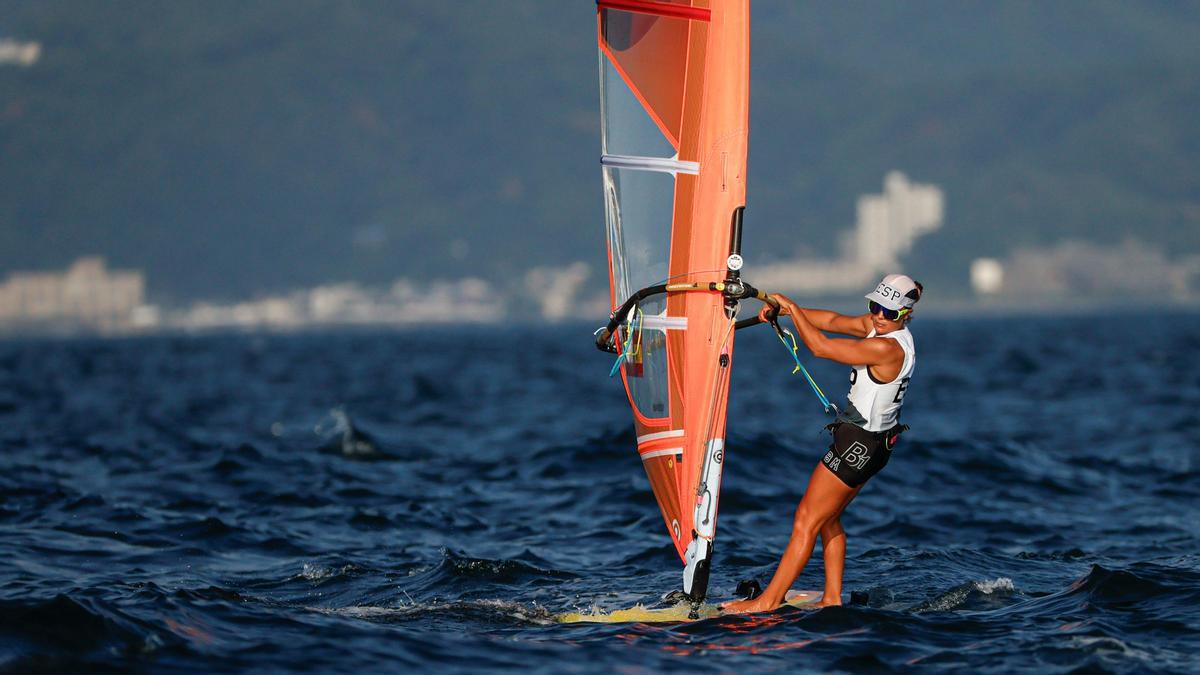 Blanca Manchón, durante una regata en Tokio.