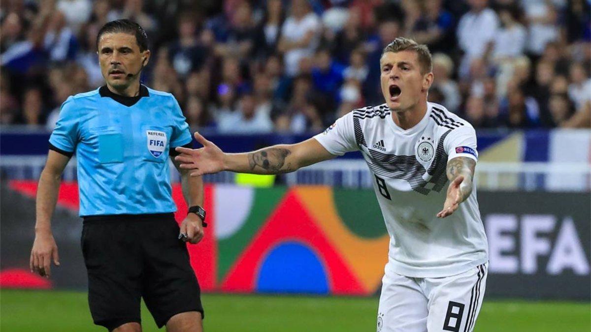 Este es el once del Real Madrid:  Courtois, Nacho, Ramos, Varane, Marcelo, Casemiro, Kroos, Modric, Isco, Bale, Benzema.