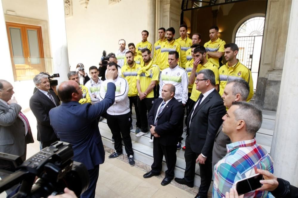 El presidente recibe al Plásticos Romero