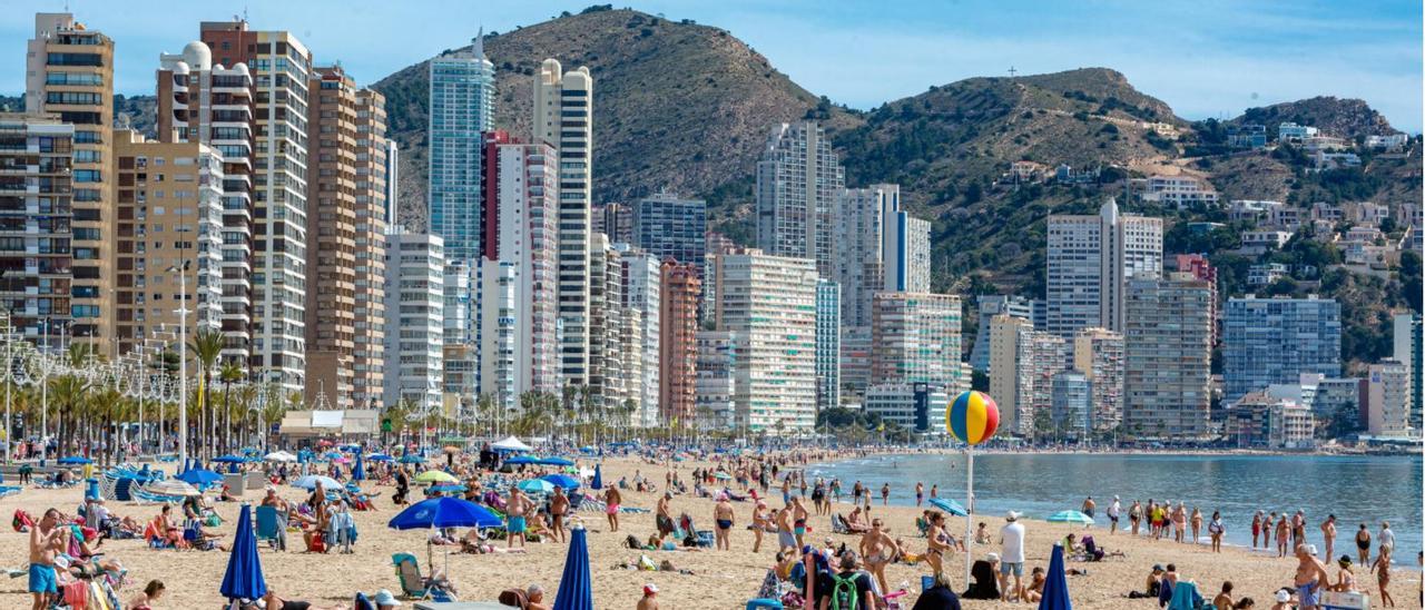 La ocupación hotelera de Benidorm y Costa Blanca baja seis puntos en una semana