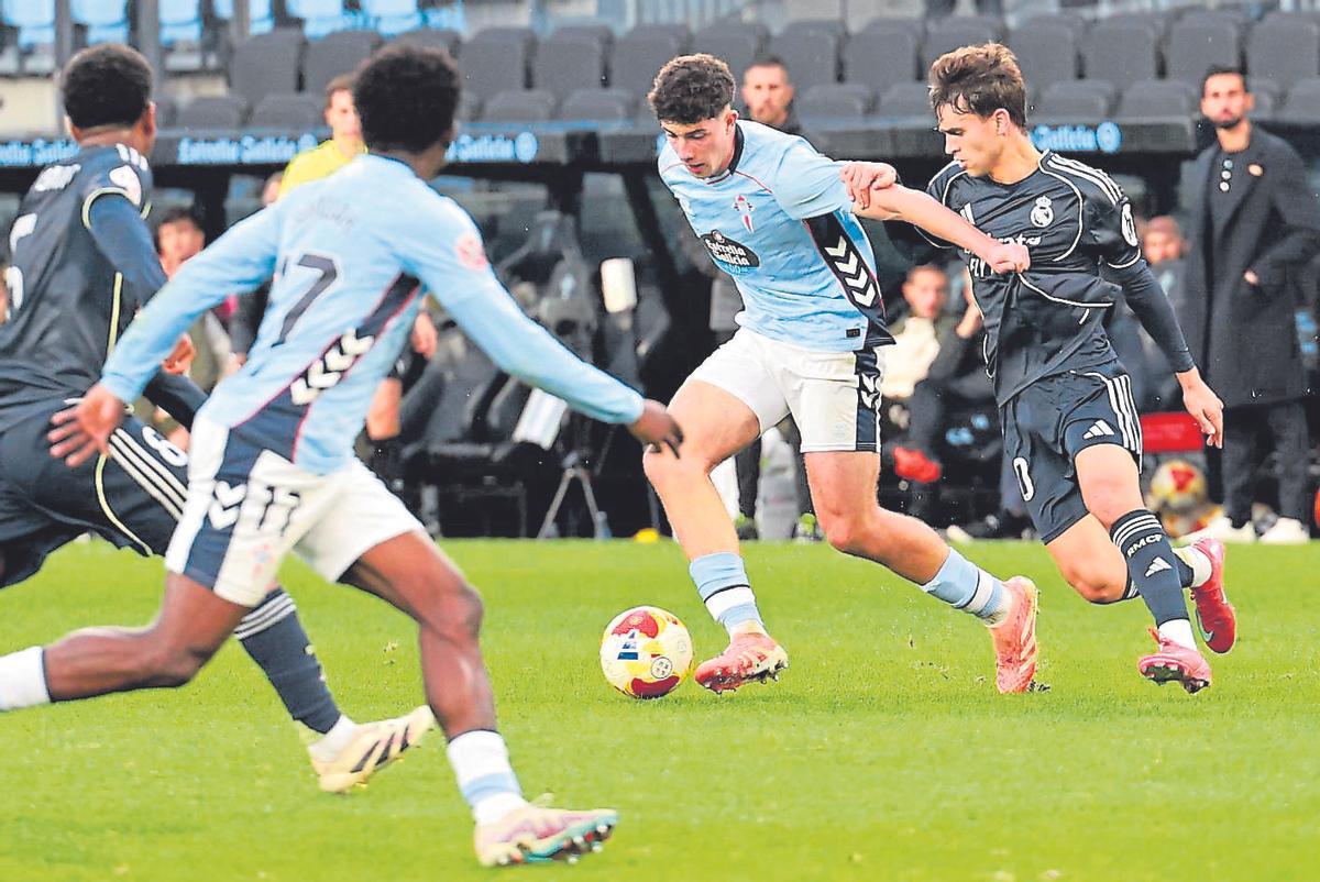 Burcio, durante un partido en Balaídos.
