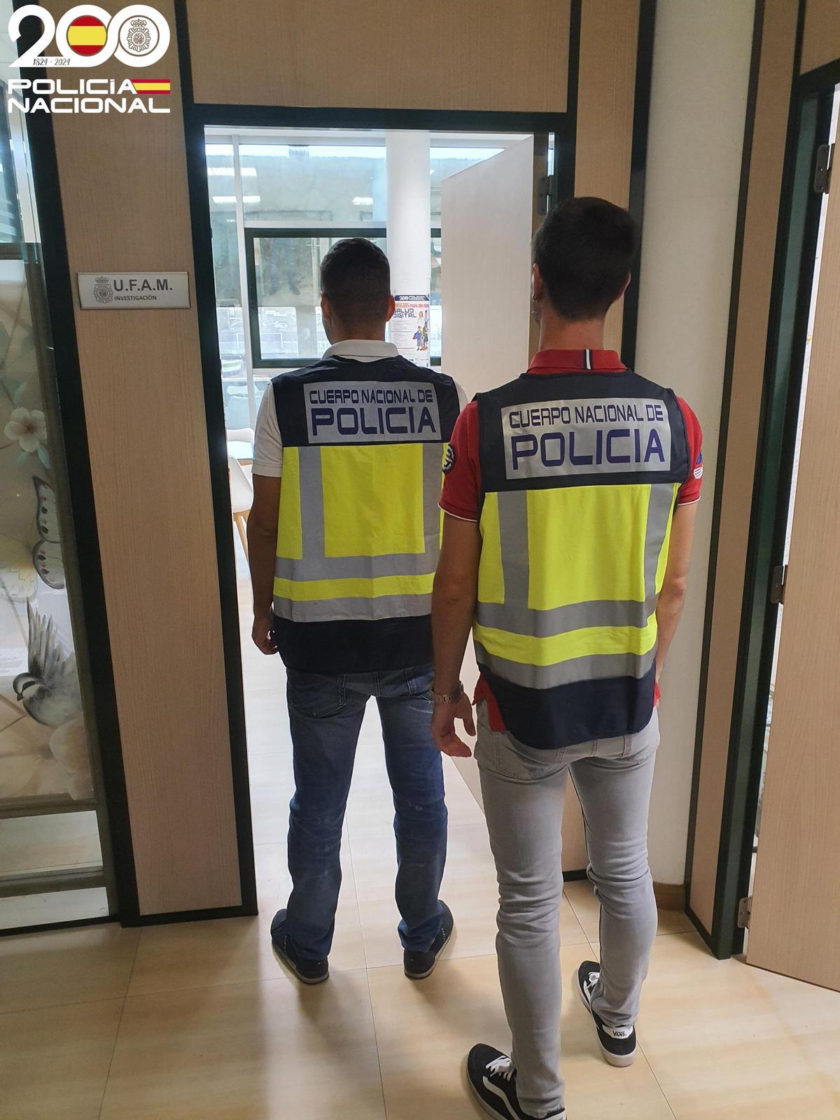 Dos detenidos por agredir sexualmente a dos mujeres en un barco atracado en el puerto de Ibiza