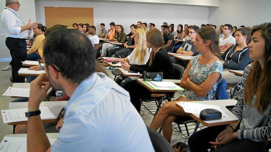 Estudiants estrangers comencen l&#039;adaptació a la FUB