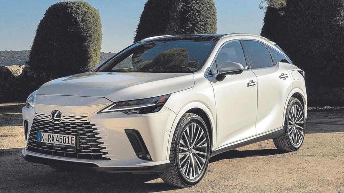 Las primeras entregas de la quinta generación del Lexus RX se realizarán este mes de febrero.