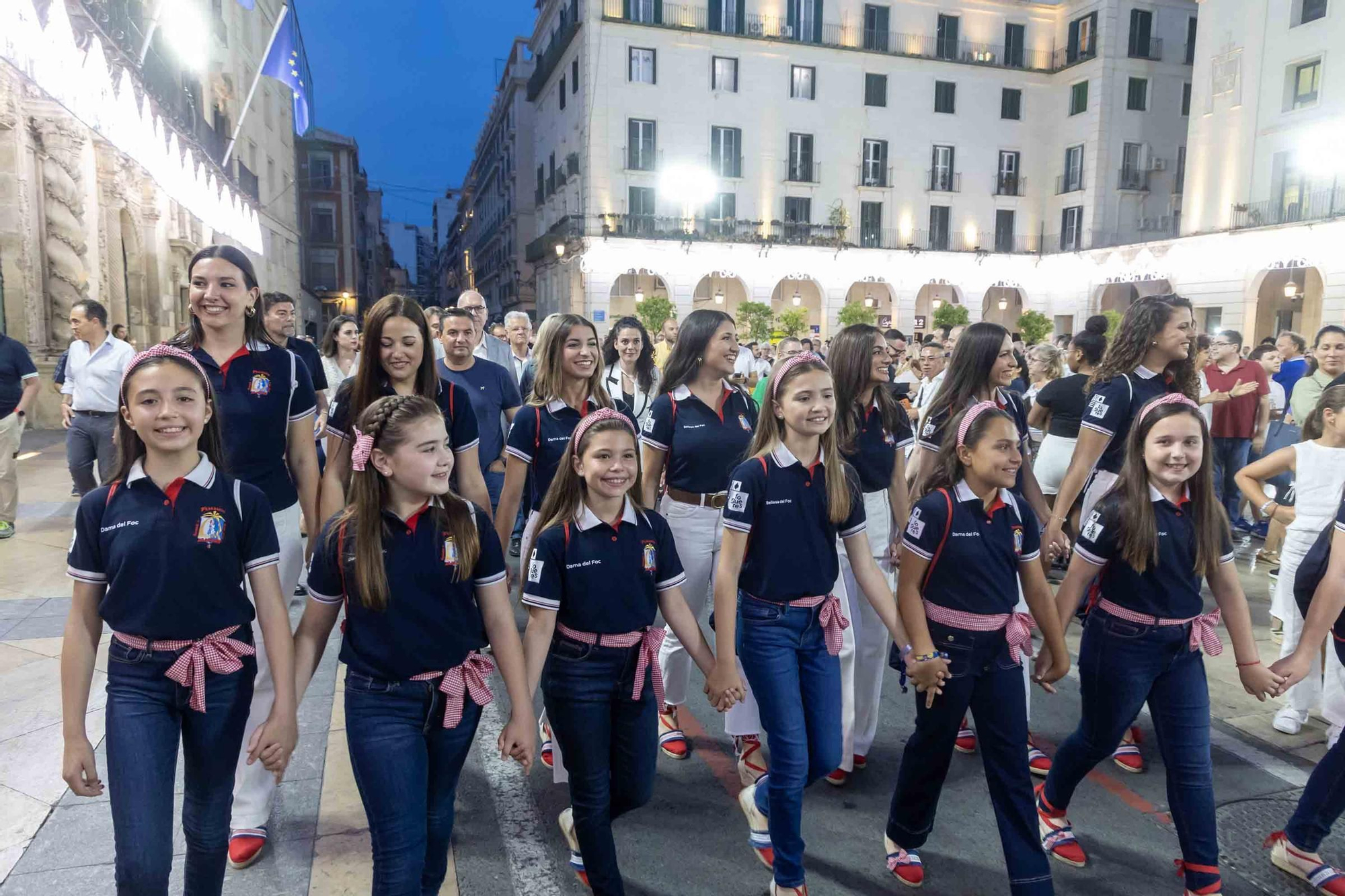 Alicante enciende las Hogueras 2025