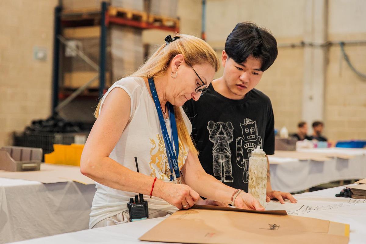 Huyang Liu, durante uno de los talleres de producción