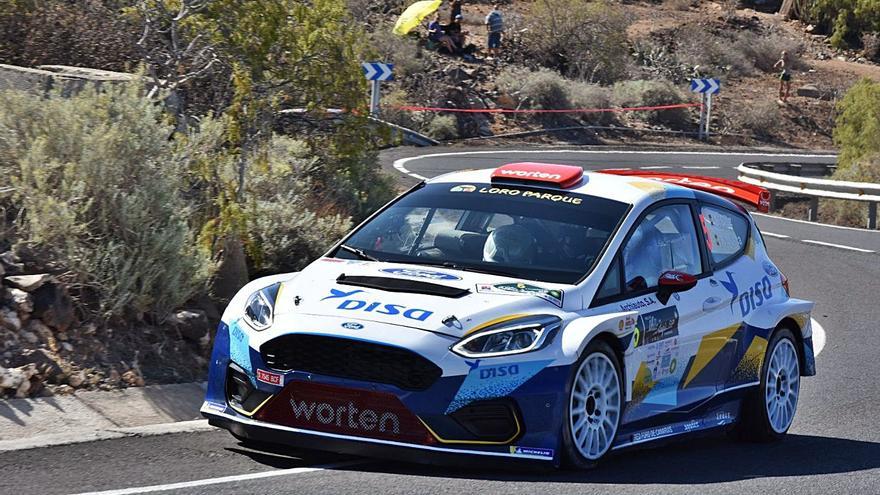 Enrique Cruz, en uno de los tramos de ayer. | | RALLYE VILLA DE ADEJE