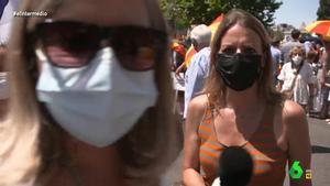 Andrea Ropero, increpada en la manifestació de Colón: «Són de laSexta, la merda»