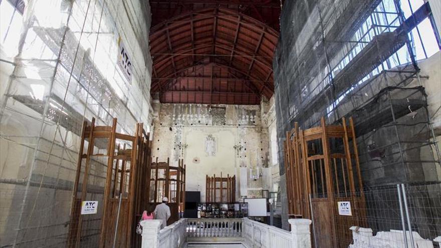La Estación de Canfranc recupera las paredes y adornos de su gran vestíbulo
