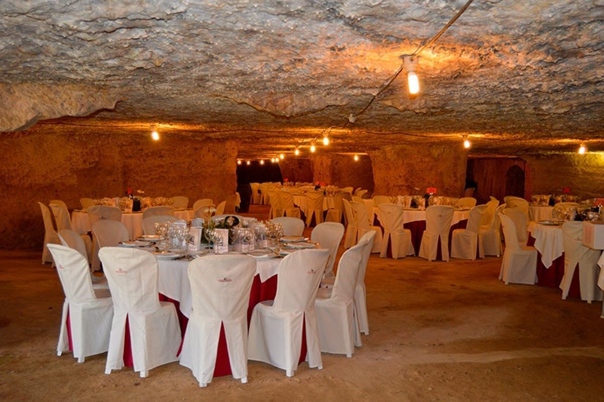 Interior del restaurante Cuevas Romanas de Córdoba.