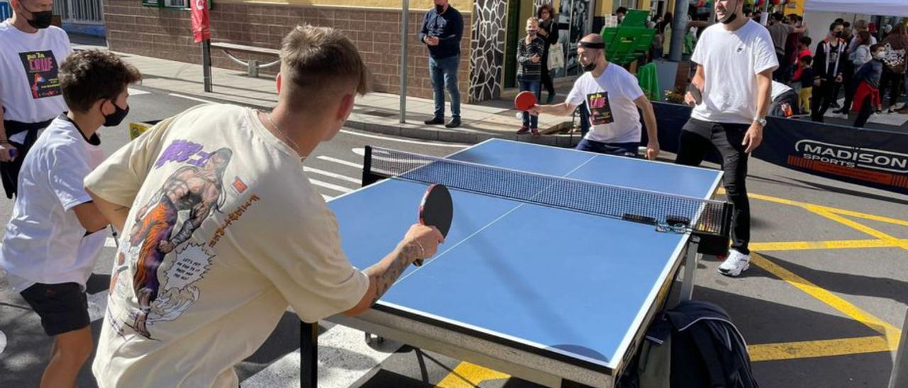 La artesanía y el deporte fueron parte de la oferta.