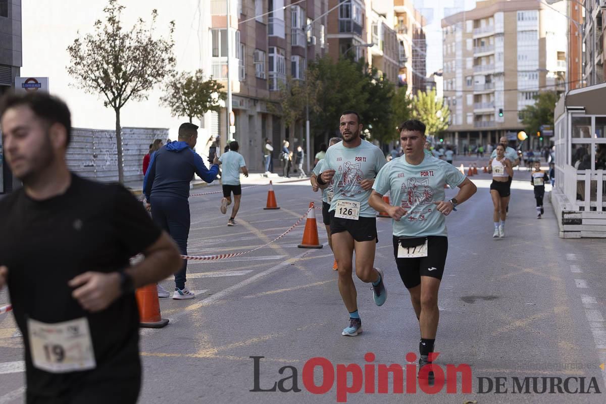 Carrera '10K Assota por ti' en Caravaca (salida y giro primera vuelta)