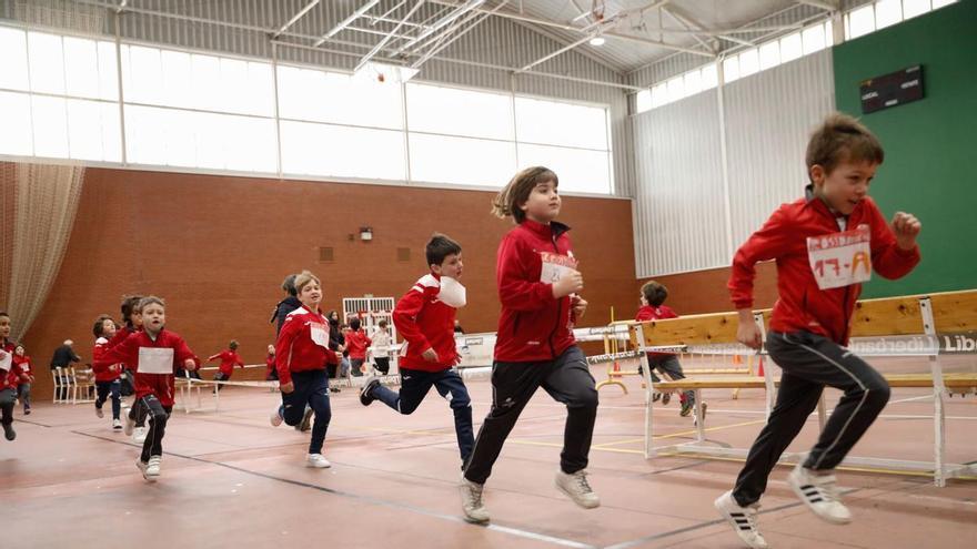 Sancionan a un hombre por obstaculizar la entrada a un colegio donde se iba a jugar un partido de fútbol sala