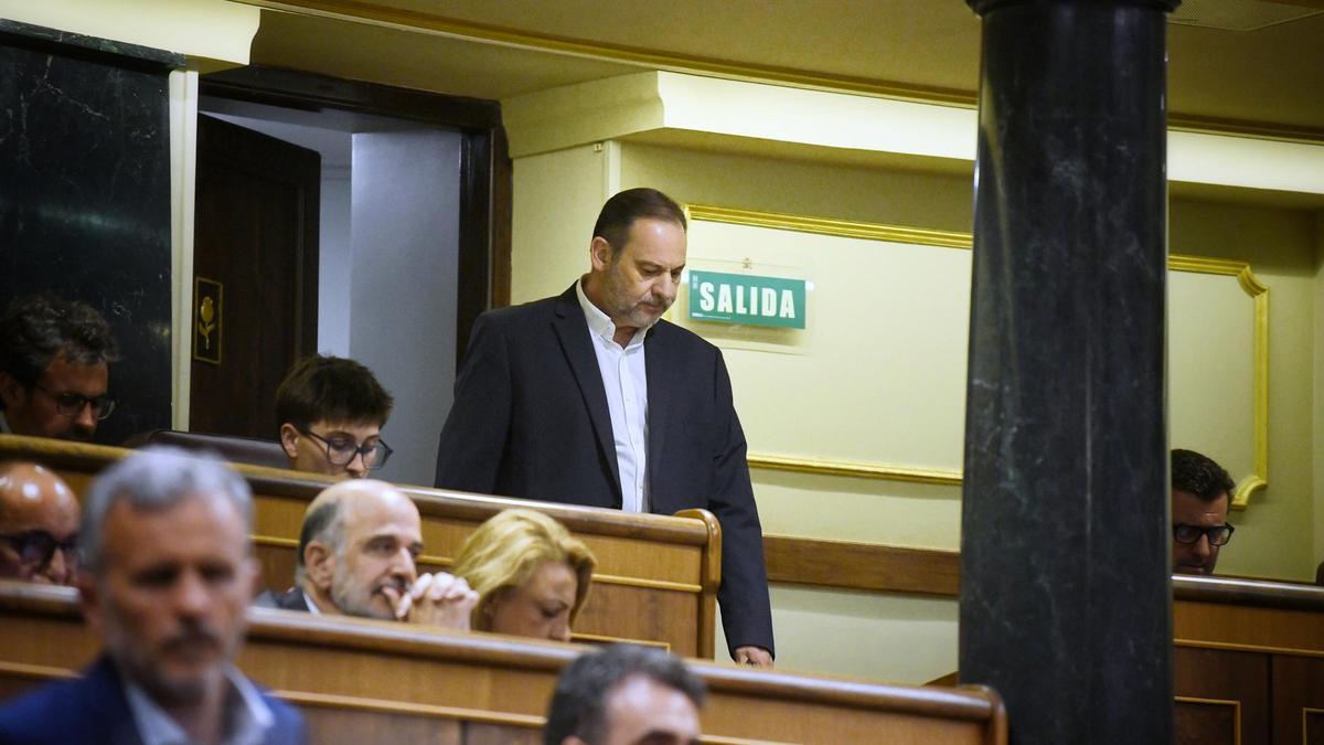 Archivo - El diputado José Luis Ábalos durante una sesión plenaria extraordinaria.