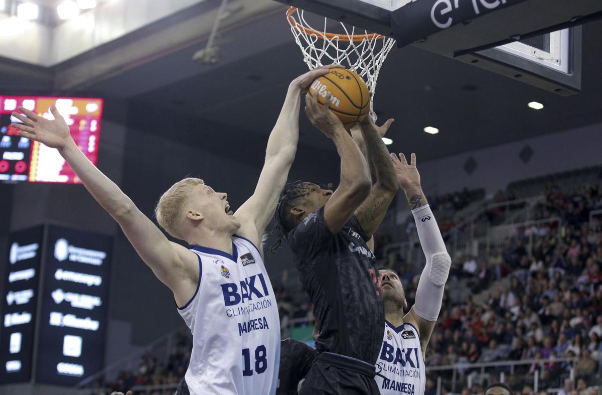 Jassel Pérez, entre Steinbergs y Oriola