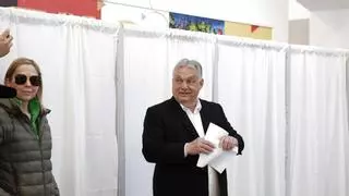 Viktor Orbán y Péter Magyar votan en las elecciones legislativas de Hungría