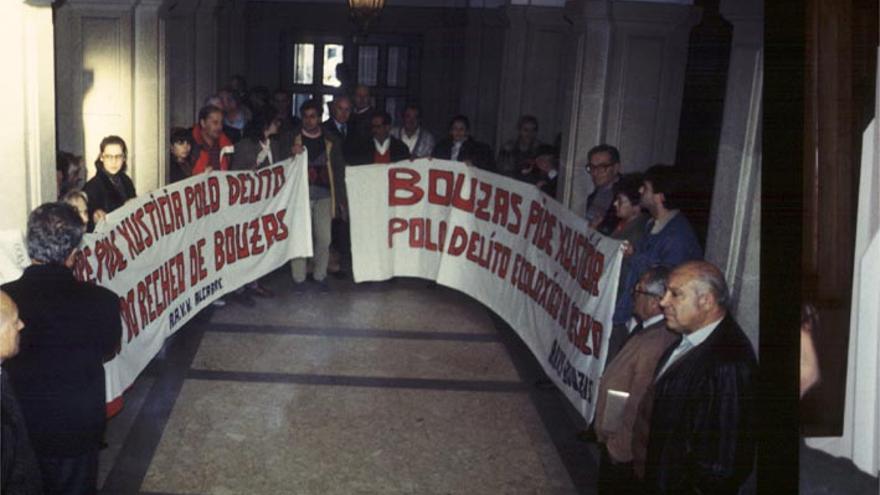 Vecinos de Bouzas durante el juicio celebrado por el relleno