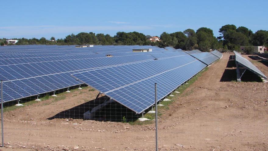 Las empresas fotovoltaicas critican que se duplique &quot;impuesto al sol&quot; en Baleares