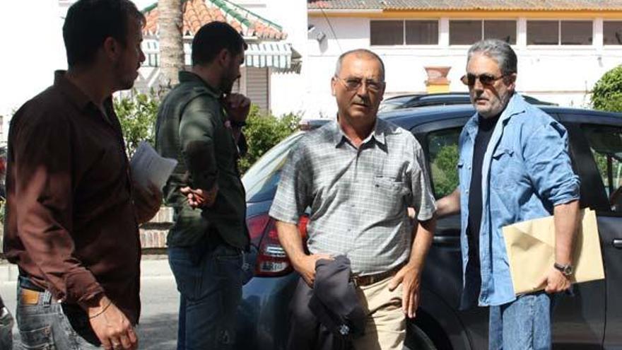 Juan Sánchez, el lunes a las puertas de los juzgados de Estepona.