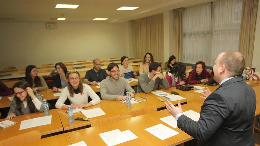 Clases a funcionarios de la Xunta para gestionar el estrés y aprender a usar la IA