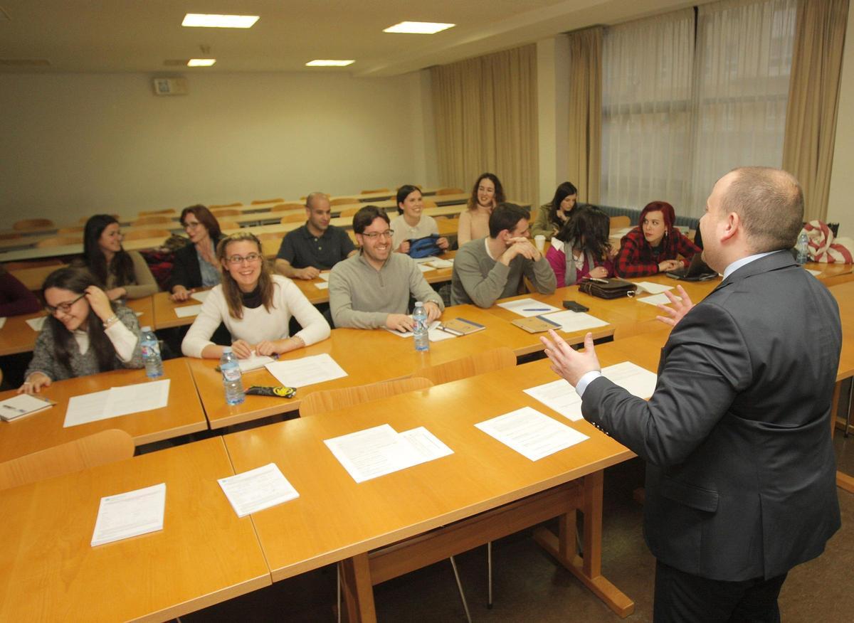 Taller de liderazgo en la EGAP.