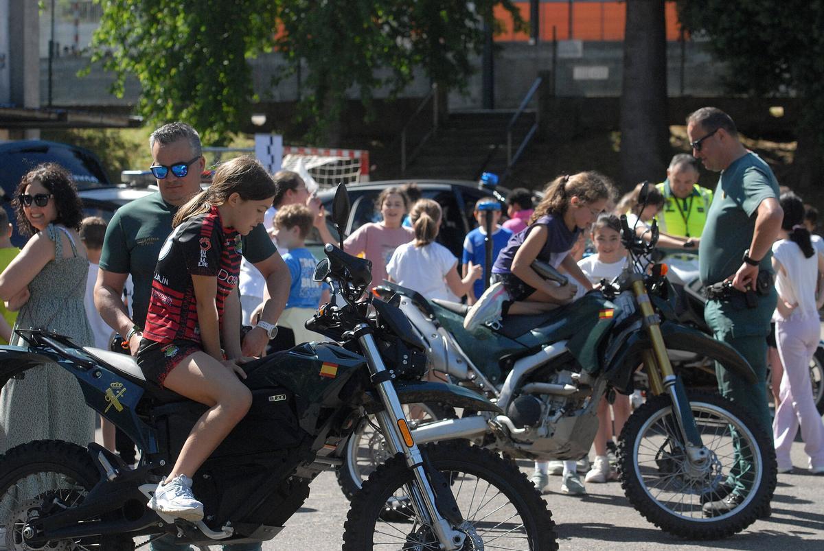 448 alumnos participaron en una exhibición didáctica organizada por la Guardia Civil