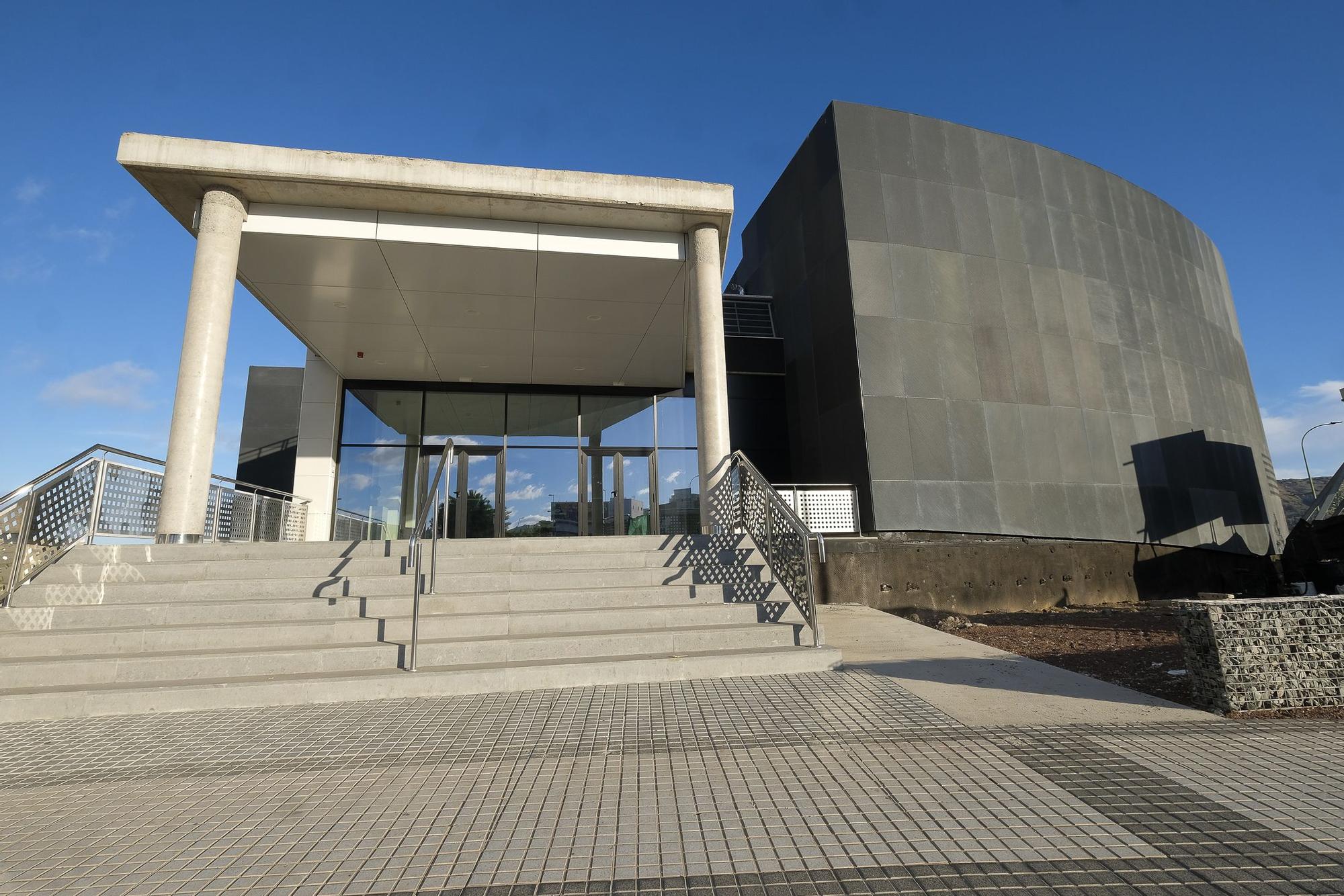 Obras en el centro cultural Jesús Arencibia, en el barrio de Tamaraceite