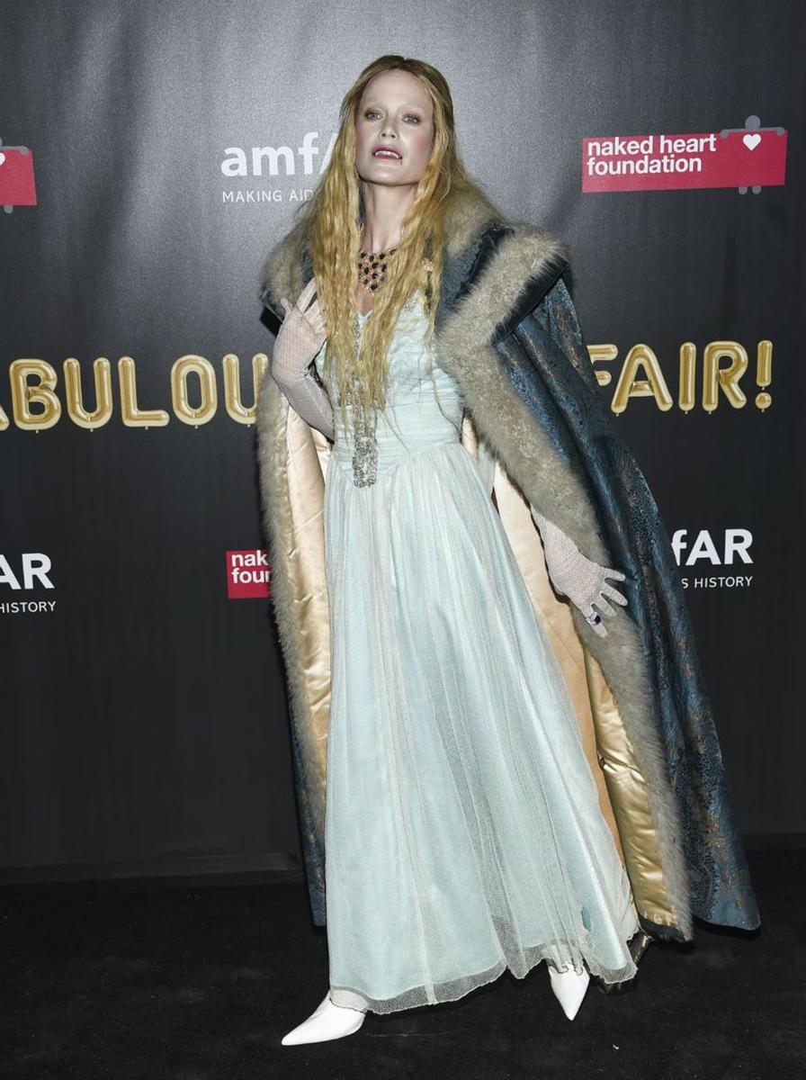 Carolyn Murphy en una fiesta de Halloween