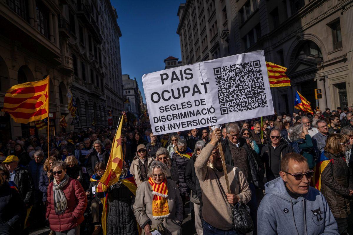 Los partidos y entidades independentistas arremeten contra el Govern y el Estado por Rodalies